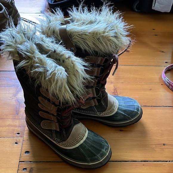 Sorel Joan of Arctic winter boots - Picture 3 of 4